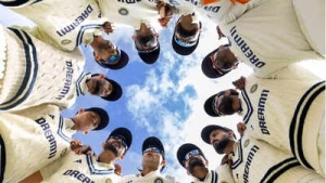 BCCI Launches Title Sponsor Bidding for Indian Cricket, Bars Gaming and Crypto Firms After Dream11 Exit
hoặc
Indian Cricket Title Sponsorship Up for Grabs: BCCI Sets Ground Rules, Excludes Gaming, Crypto Bidders