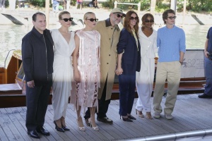 Amanda Seyfried Recreates Julia Roberts' Venice Film Festival Versace Look, Championing Sustainable Style